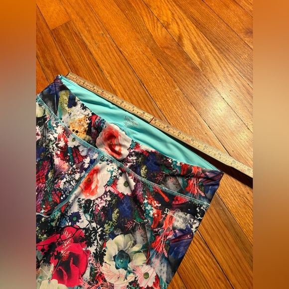 Spalding Floral Print Athletic Capri Leggings - Picture 6 of 7